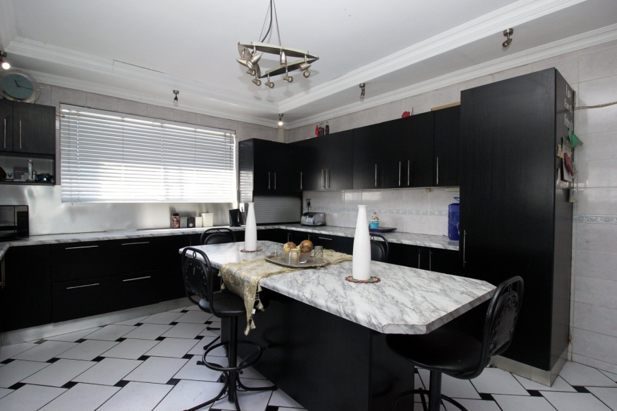 Commercial Property for Sale in Tuscany Glen Western Cape